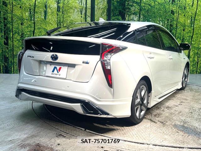 Toyota PRIUS 2016-05 8053978-16