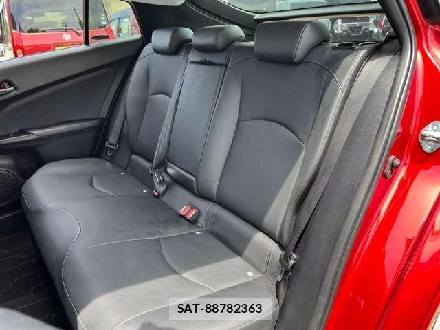 Toyota PRIUS 2016-01 8054069-13