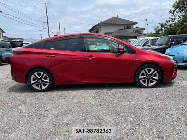 Toyota PRIUS 2016-01 8054069-15
