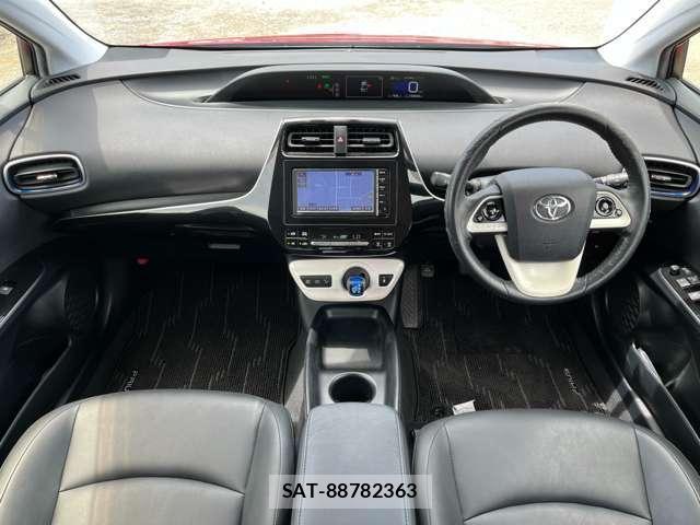 Toyota PRIUS 2016-01 8054069-2
