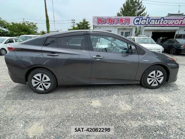 Toyota PRIUS 2016-07 8054070-15