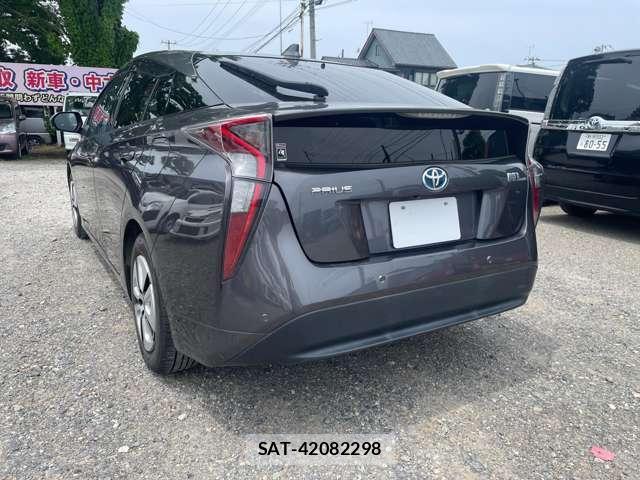 Toyota PRIUS 2016-07 8054070-9