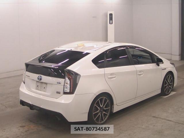 Toyota PRIUS 2015-10 8054121-5