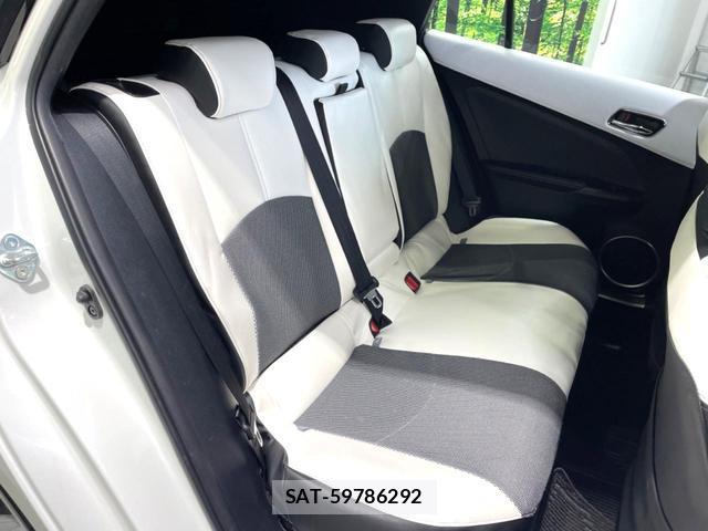 Toyota PRIUS 2017-11 8054158-12