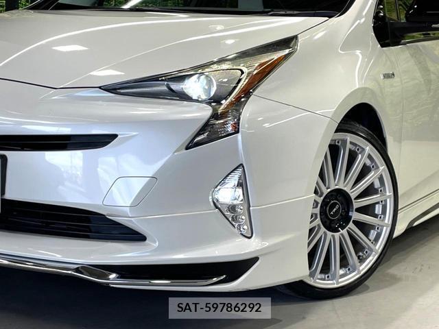 Toyota PRIUS 2017-11 8054158-14