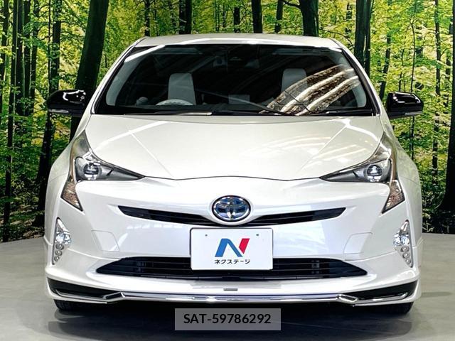 Toyota PRIUS 2017-11 8054158-16