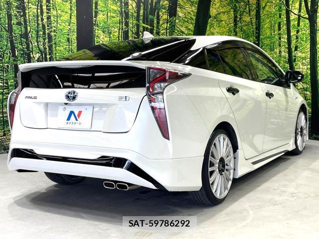 Toyota PRIUS 2017-11 8054158-18