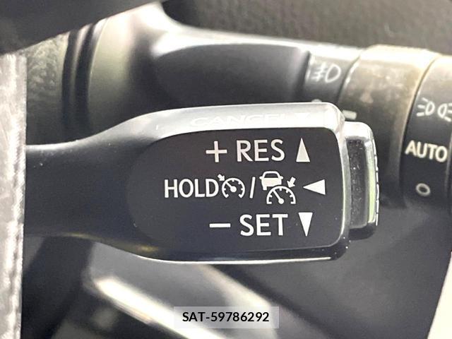 Toyota PRIUS 2017-11 8054158-7