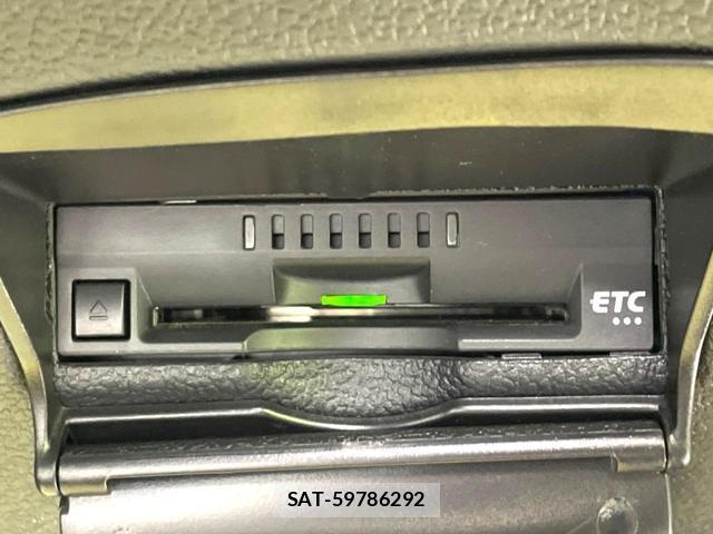 Toyota PRIUS 2017-11 8054158-8
