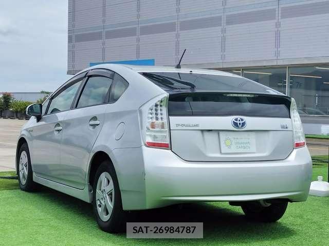 Toyota PRIUS 2010-04 8054202-1