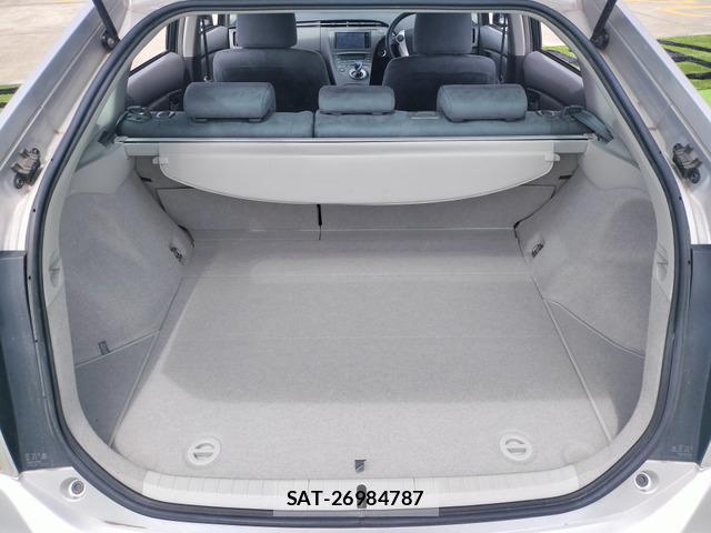 Toyota PRIUS 2010-04 8054202-15