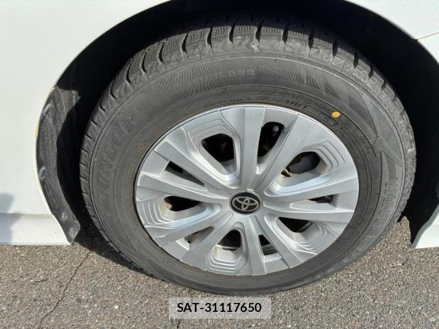Toyota PRIUS 2021-03 8054397-17