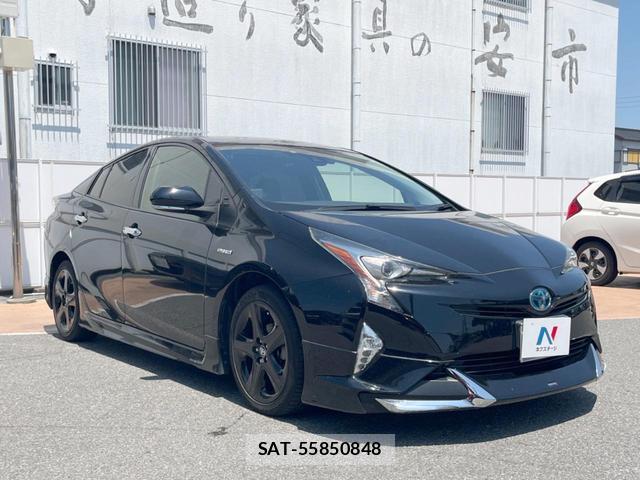 Toyota PRIUS 2017-10 8054478-14