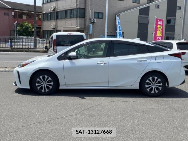Toyota PRIUS 2021-07 8054482-1