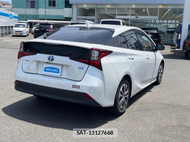 Toyota PRIUS 2021-07 8054482-2