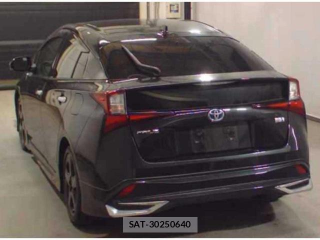 Toyota PRIUS 2022-02 8054759-1