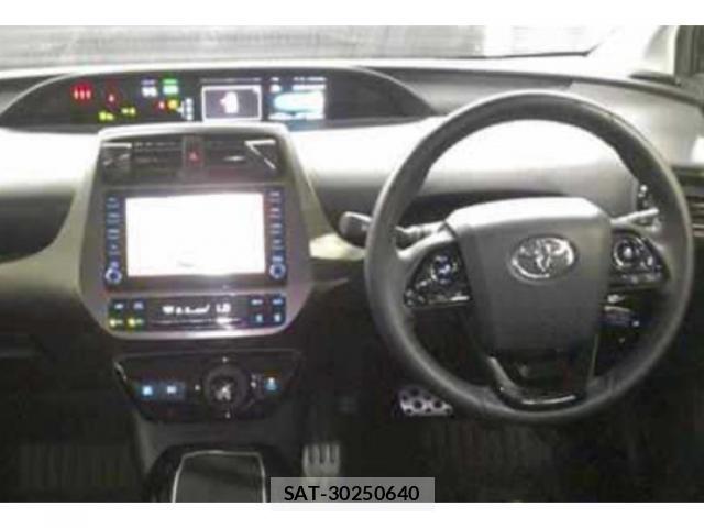Toyota PRIUS 2022-02 8054759-2