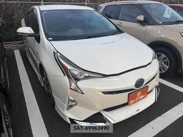 Toyota PRIUS 2016-08 8054865-0