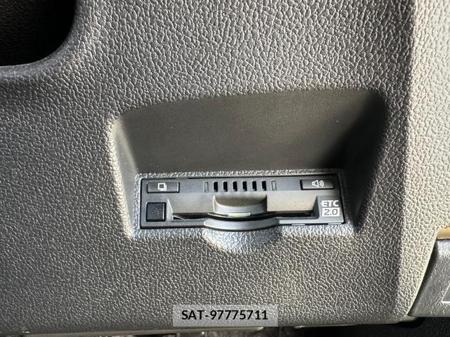 Toyota PRIUS 2019-01 8054901-12