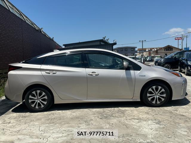 Toyota PRIUS 2019-01 8054901-18