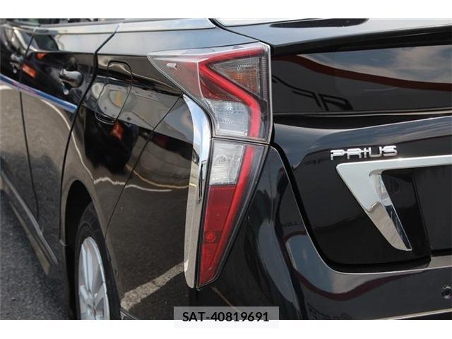 Toyota PRIUS 2018-03 8054929-15