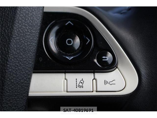Toyota PRIUS 2018-03 8054929-5