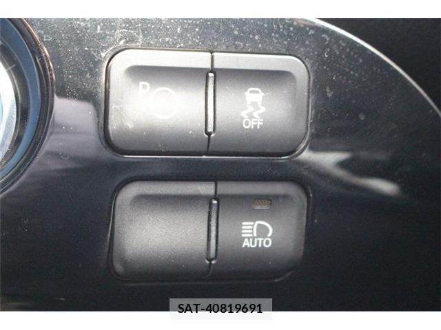 Toyota PRIUS 2018-03 8054929-6