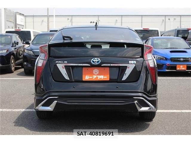 Toyota PRIUS 2018-03 8054929-9