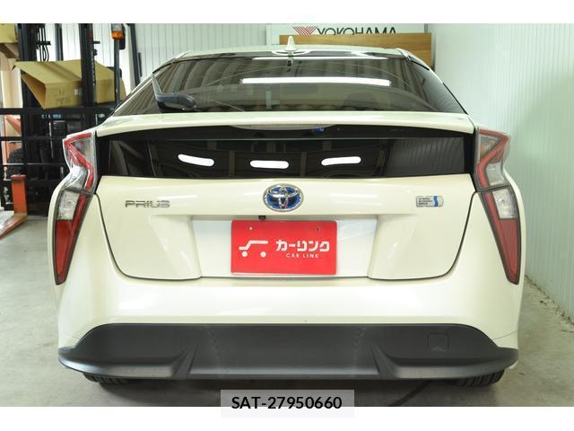 Toyota PRIUS 2016-03 8055147-1