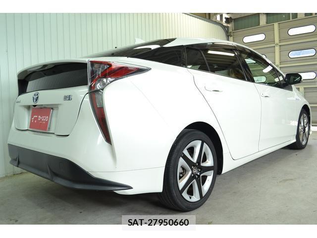 Toyota PRIUS 2016-03 8055147-10