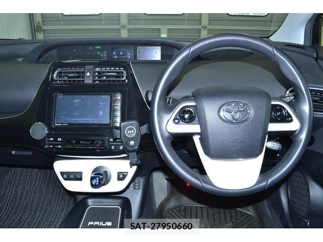 Toyota PRIUS 2016-03 8055147-19