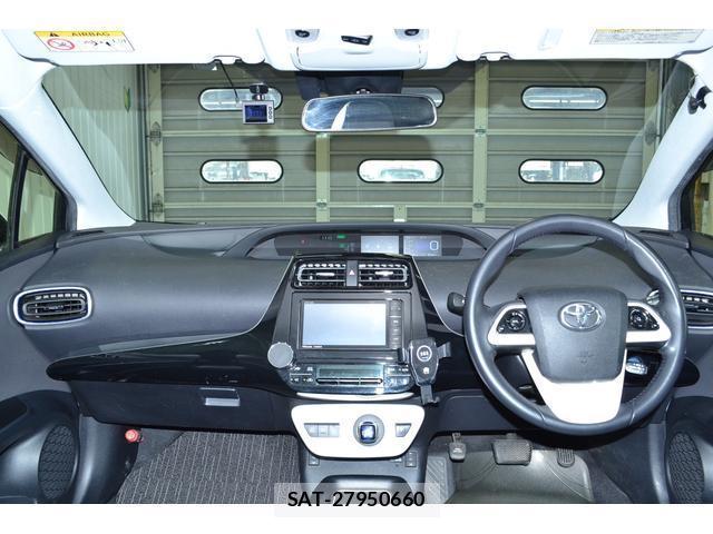 Toyota PRIUS 2016-03 8055147-2