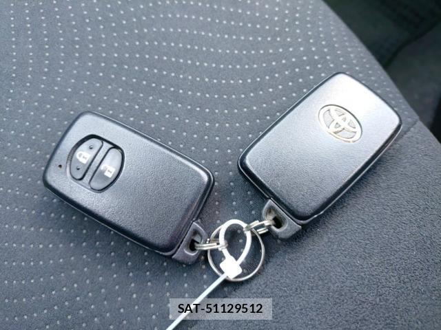 Toyota PRIUS 2013-06 8055271-14