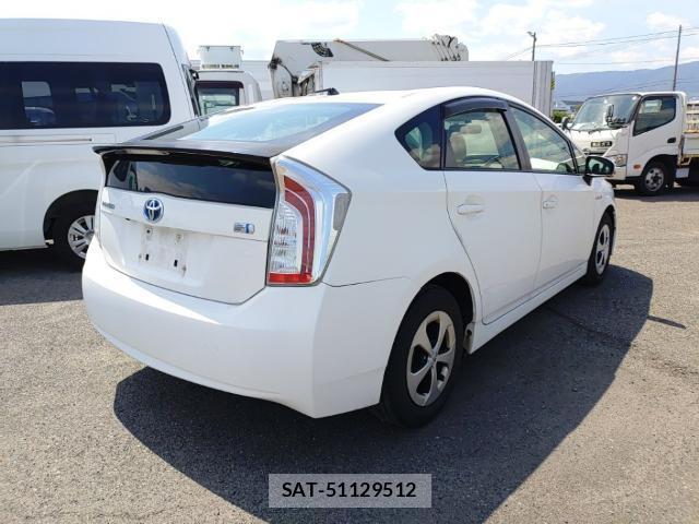 Toyota PRIUS 2013-06 8055271-4