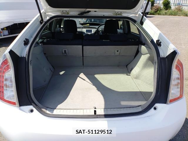 Toyota PRIUS 2013-06 8055271-7