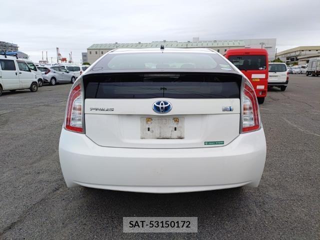 Toyota PRIUS 2013-07 8055285-1