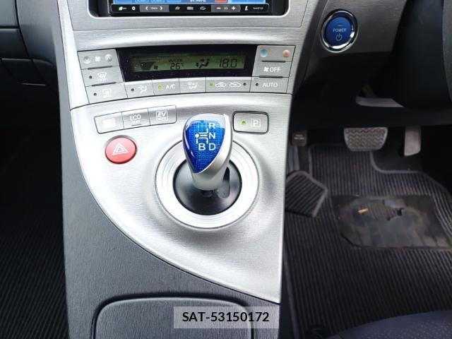 Toyota PRIUS 2013-07 8055285-11