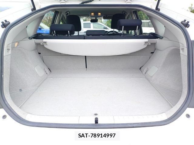 Toyota PRIUS 2015-06 8055288-7