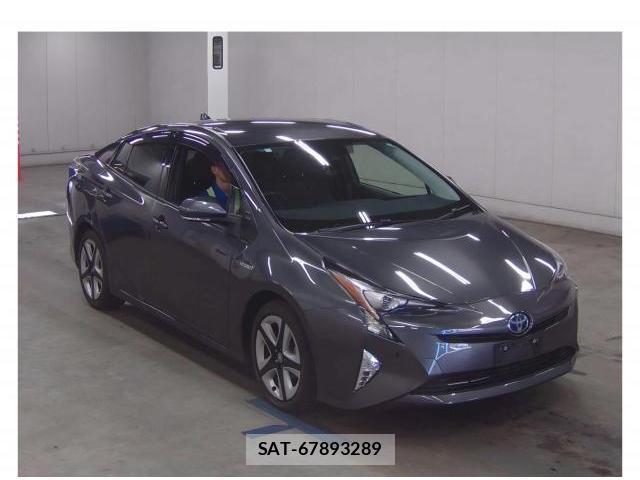 Toyota PRIUS 2017-06 8055323-0
