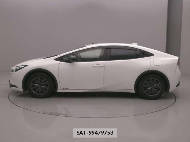 Toyota PRIUS 2023-07 8055420-6