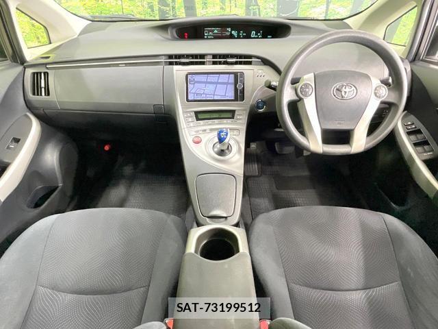 Toyota PRIUS 2014-01 8055477-1