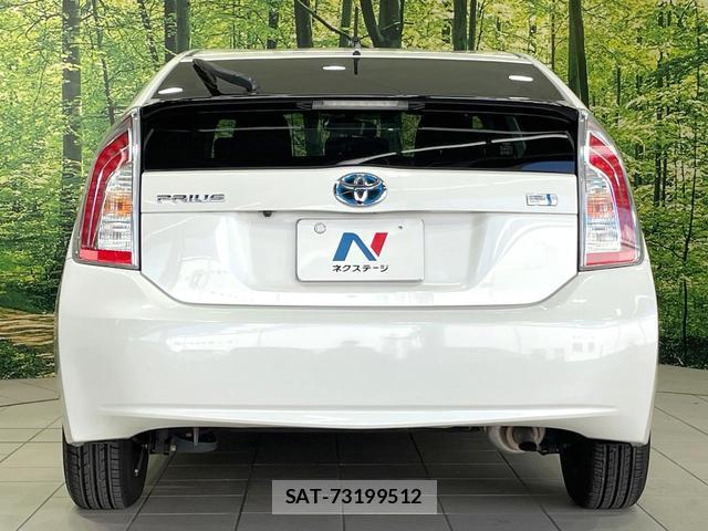 Toyota PRIUS 2014-01 8055477-14