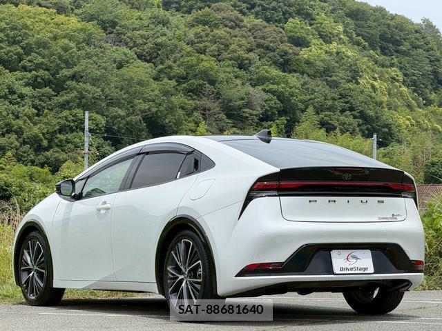 Toyota PRIUS 2023-06 8055515-7