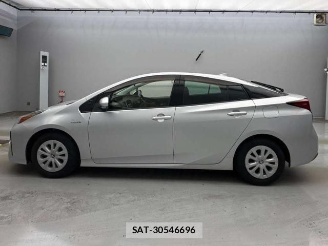 Toyota PRIUS 2019-06 8055560-12