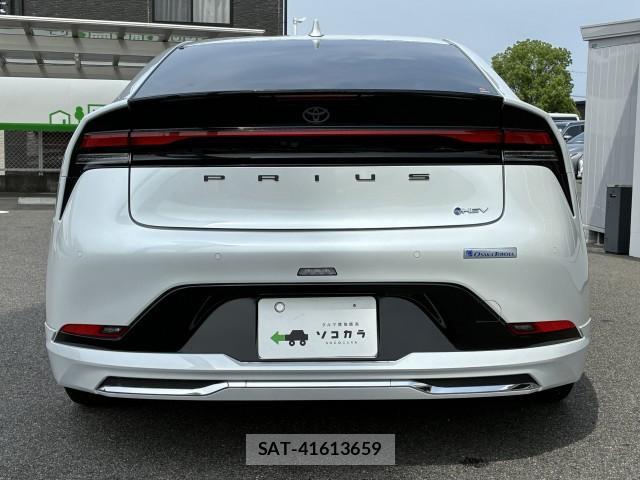 Toyota PRIUS 2023-11 8055619-1