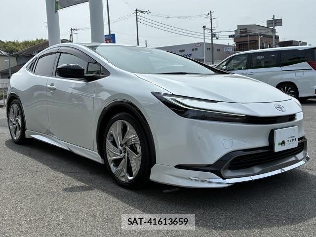 Toyota PRIUS 2023-11 8055619-11