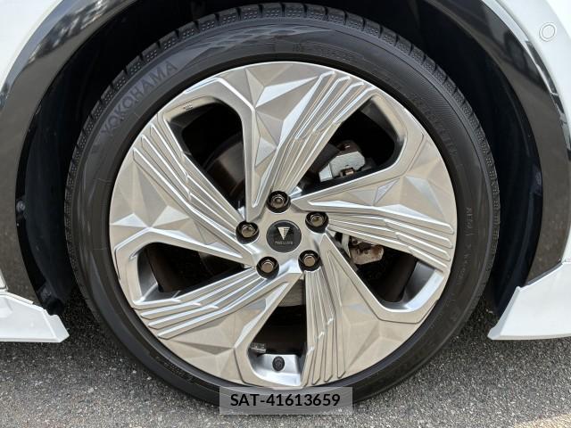 Toyota PRIUS 2023-11 8055619-19
