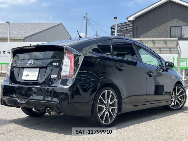 Toyota PRIUS 2013-03 8055621-12