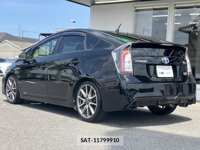 Toyota PRIUS 2013-03 8055621-13