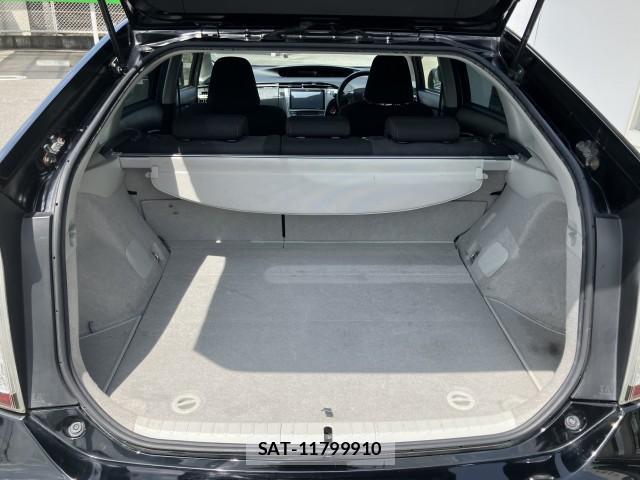 Toyota PRIUS 2013-03 8055621-17